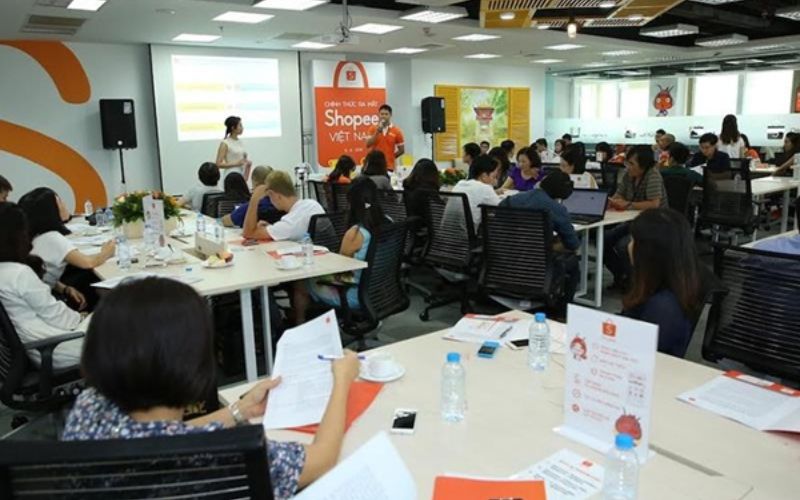 Thu nhập từ công việc CSKH tại Shopee có cao hay không?