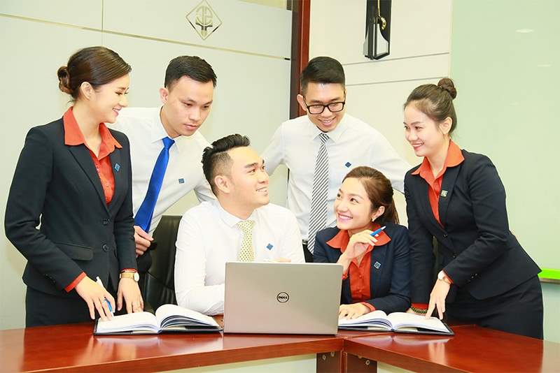 Nhiều quyền lợi hấp dẫn của một giao dịch viên tại Sacombank