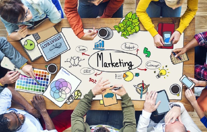 Công việc marketing đòi hỏi có kỹ năng làm việc nhóm tốt 